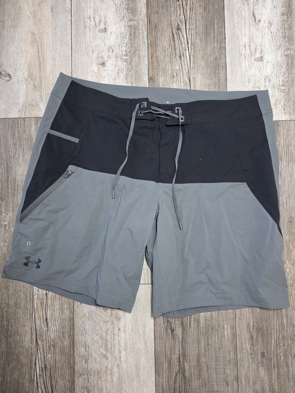 Under Armour UA Fish Hunter Two-Tone Above The Knee Boardshorts Size 38